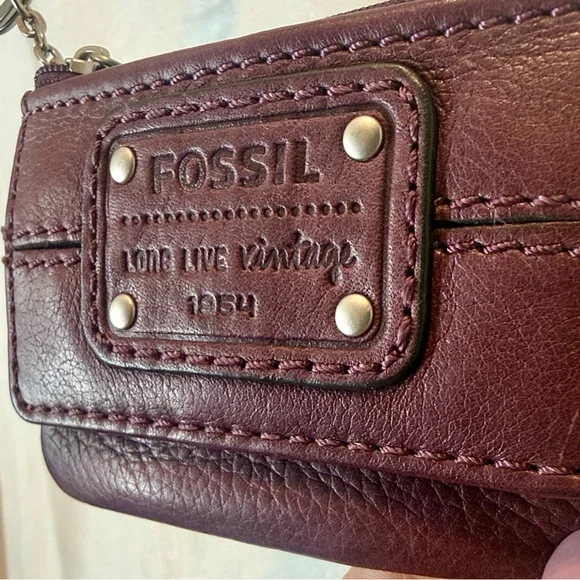 Rare Fossil Long Live Vintage 1954 Eggplant Leather Keychain Coin Pouch SL2999 - Picture 1 of 9